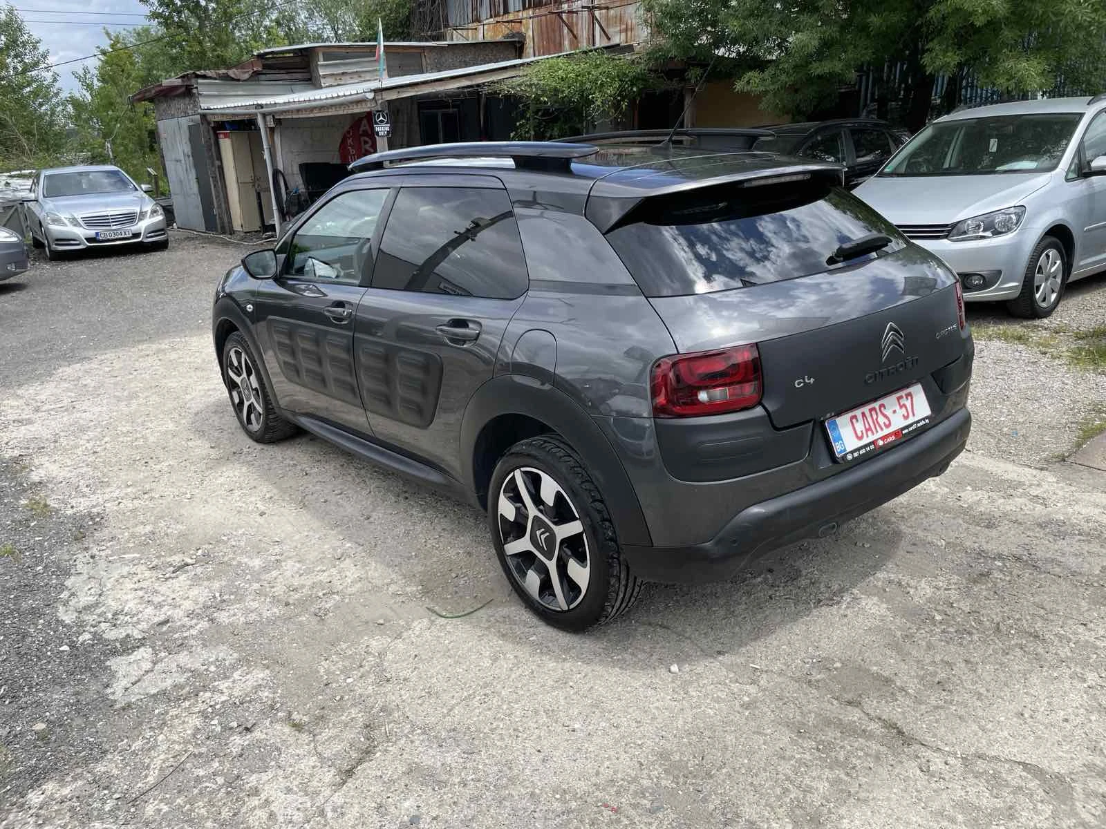 Citroen C4 Cactus 1.6BlueHDI Автоматик ЕGS - изображение 4