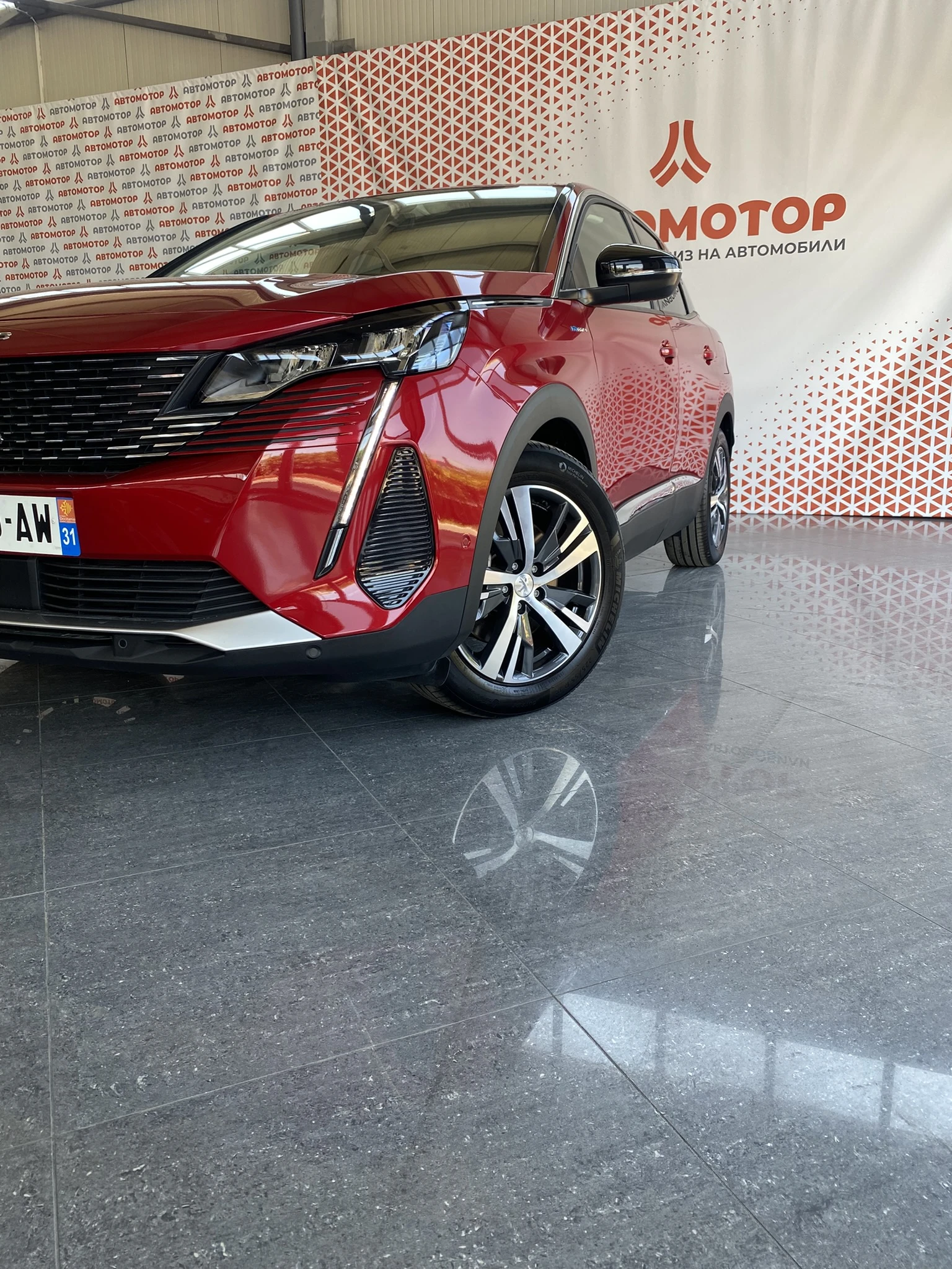 Peugeot 3008 Hybrid4 4x4 300 hp - изображение 3
