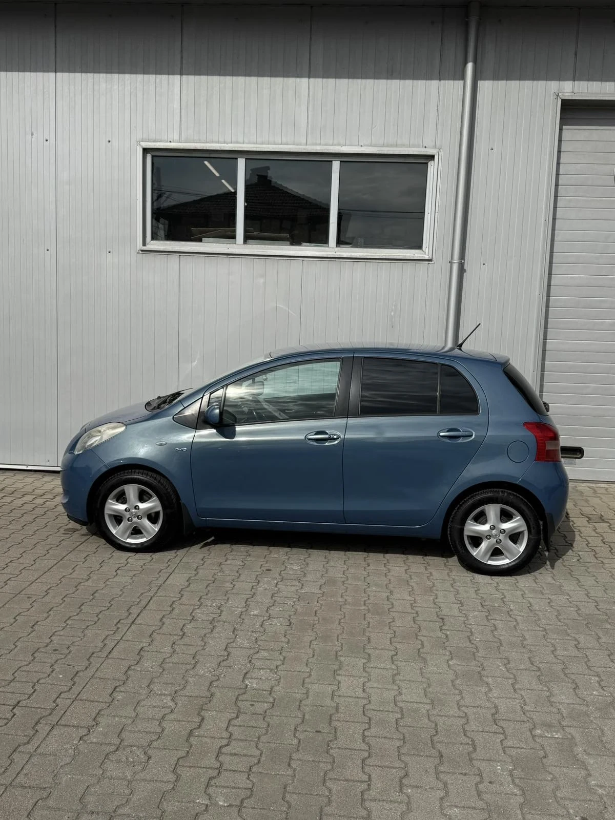 Toyota Yaris  - изображение 6