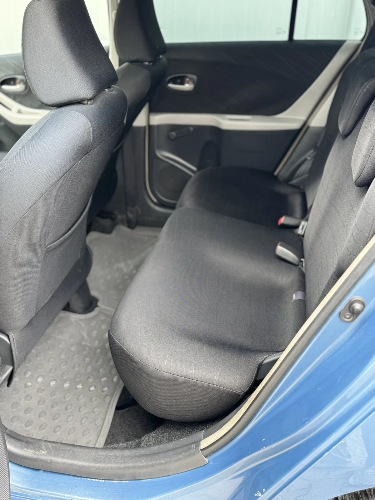 Toyota Yaris  - изображение 7