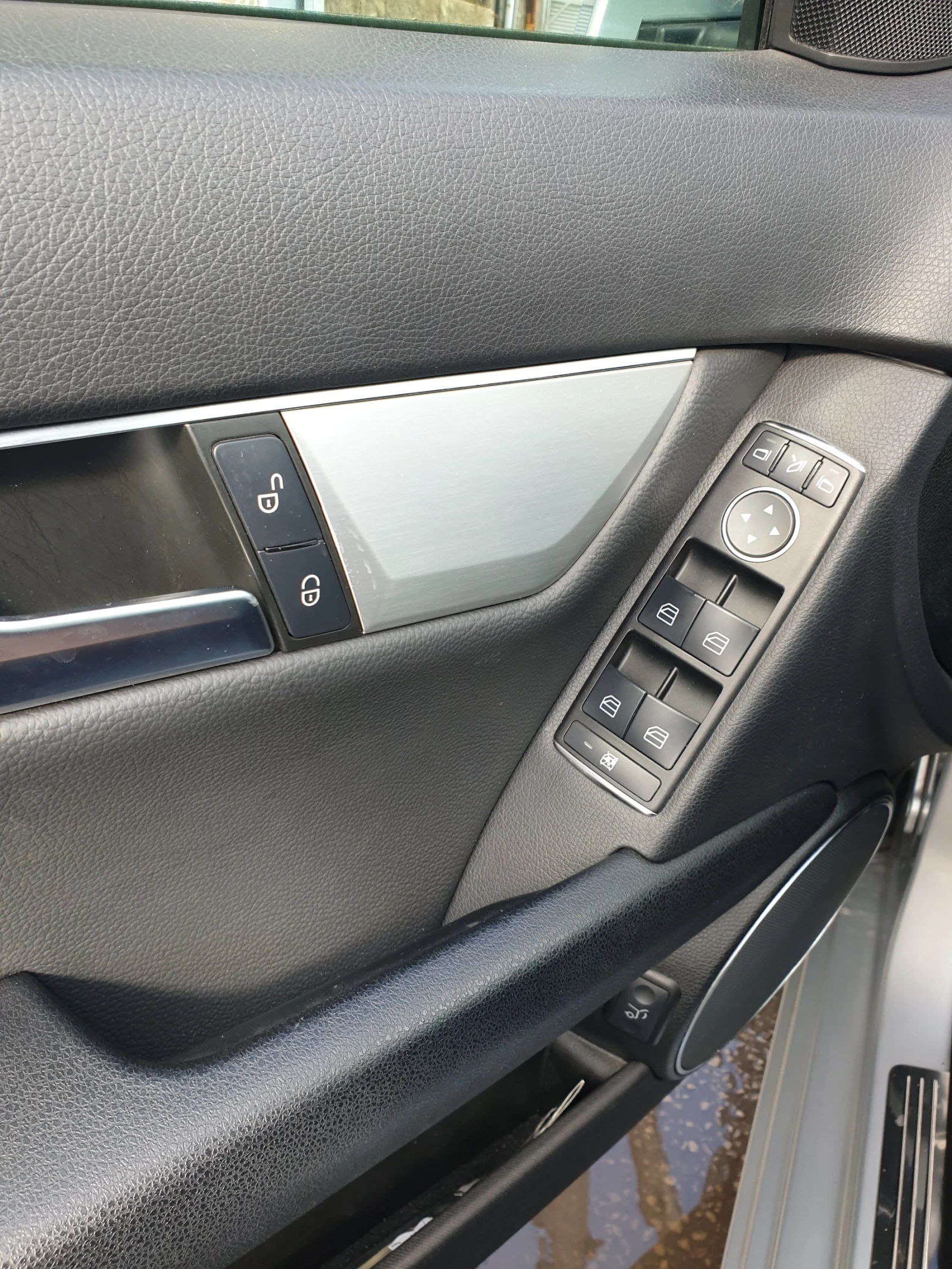 Mercedes-Benz C 220 AVANTGARD 7G, снимка 12 - Автомобили и джипове - 53745602