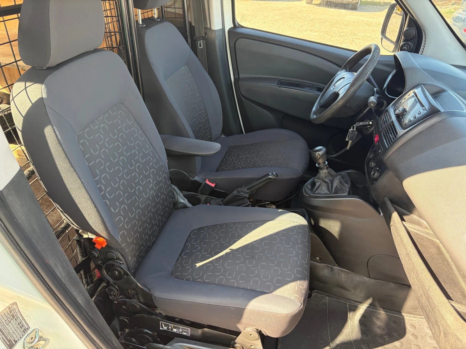 Fiat Doblo 1.6d 105hp Swiss, снимка 10 - Автомобили и джипове - 53824754