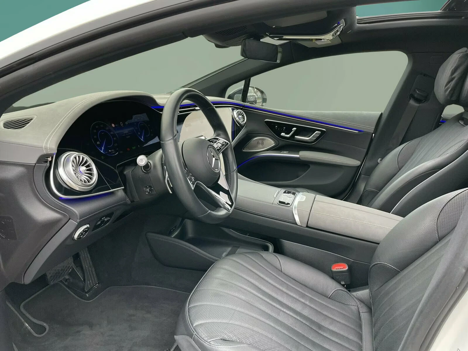 Mercedes-Benz EQS 450+ /333HP/AMG/360/PANO/BURM/DISTR/AIRM/165z, снимка 12 - Автомобили и джипове - 53874747