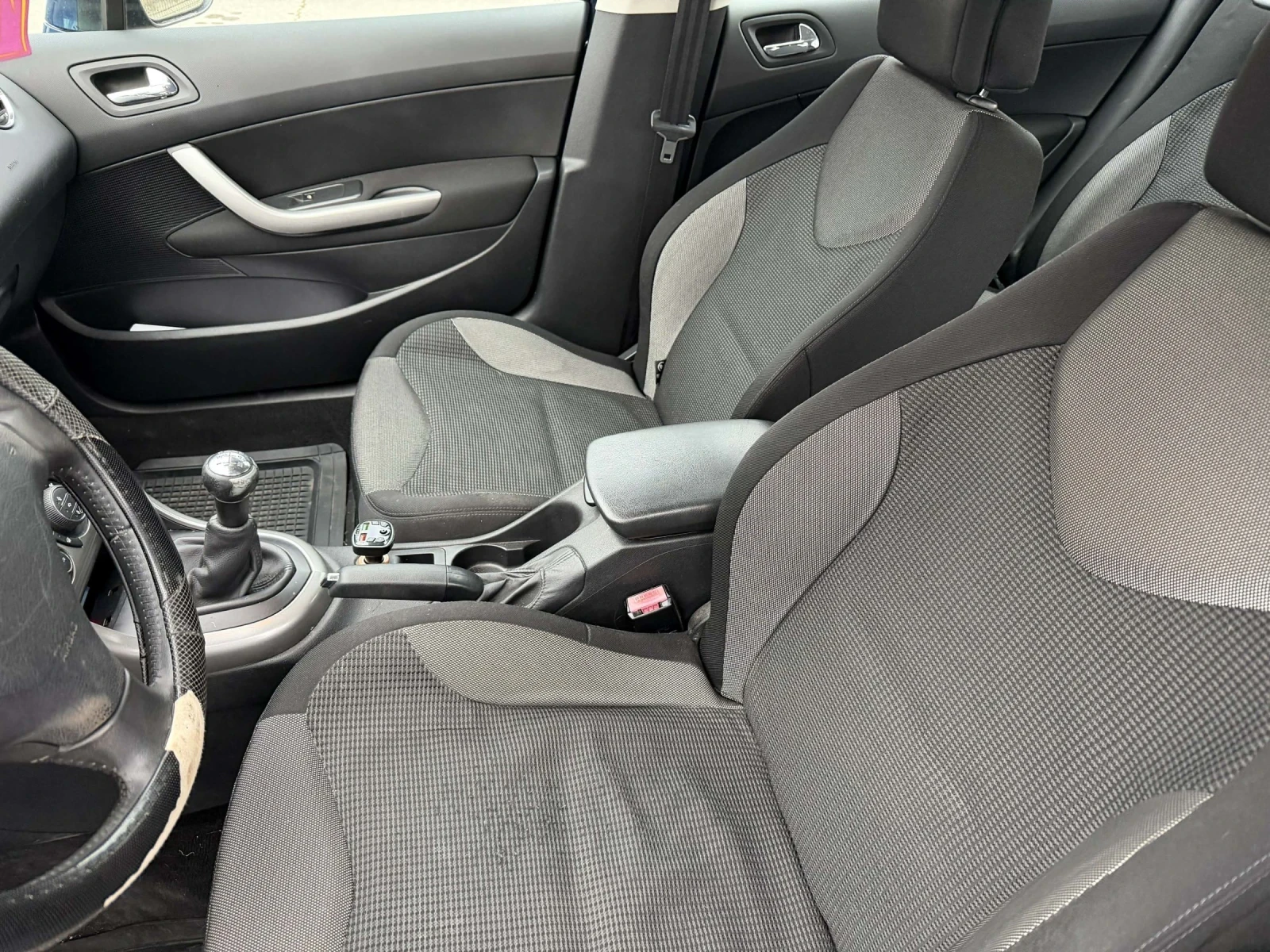 Peugeot 308 1.6 16V 125к.с. , снимка 10 - Автомобили и джипове - 53977030