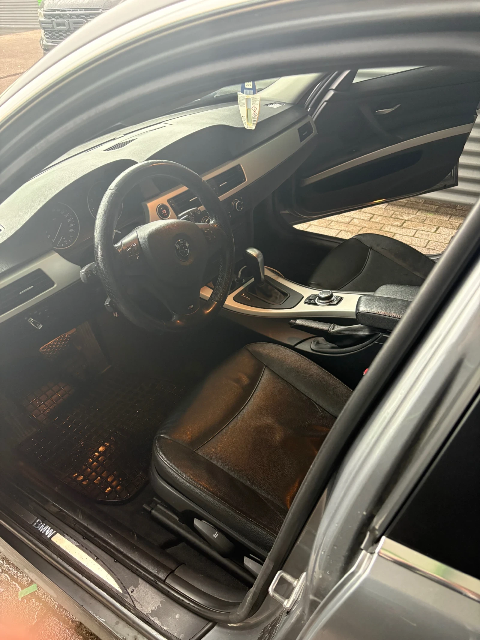 BMW 330, снимка 10 - Автомобили и джипове - 54092563