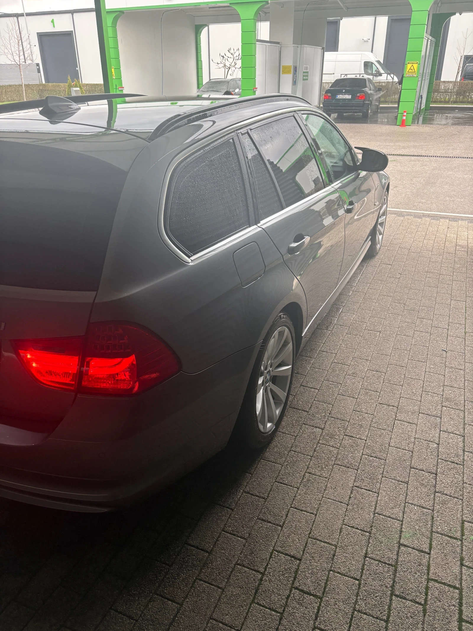 BMW 330, снимка 2 - Автомобили и джипове - 54092563