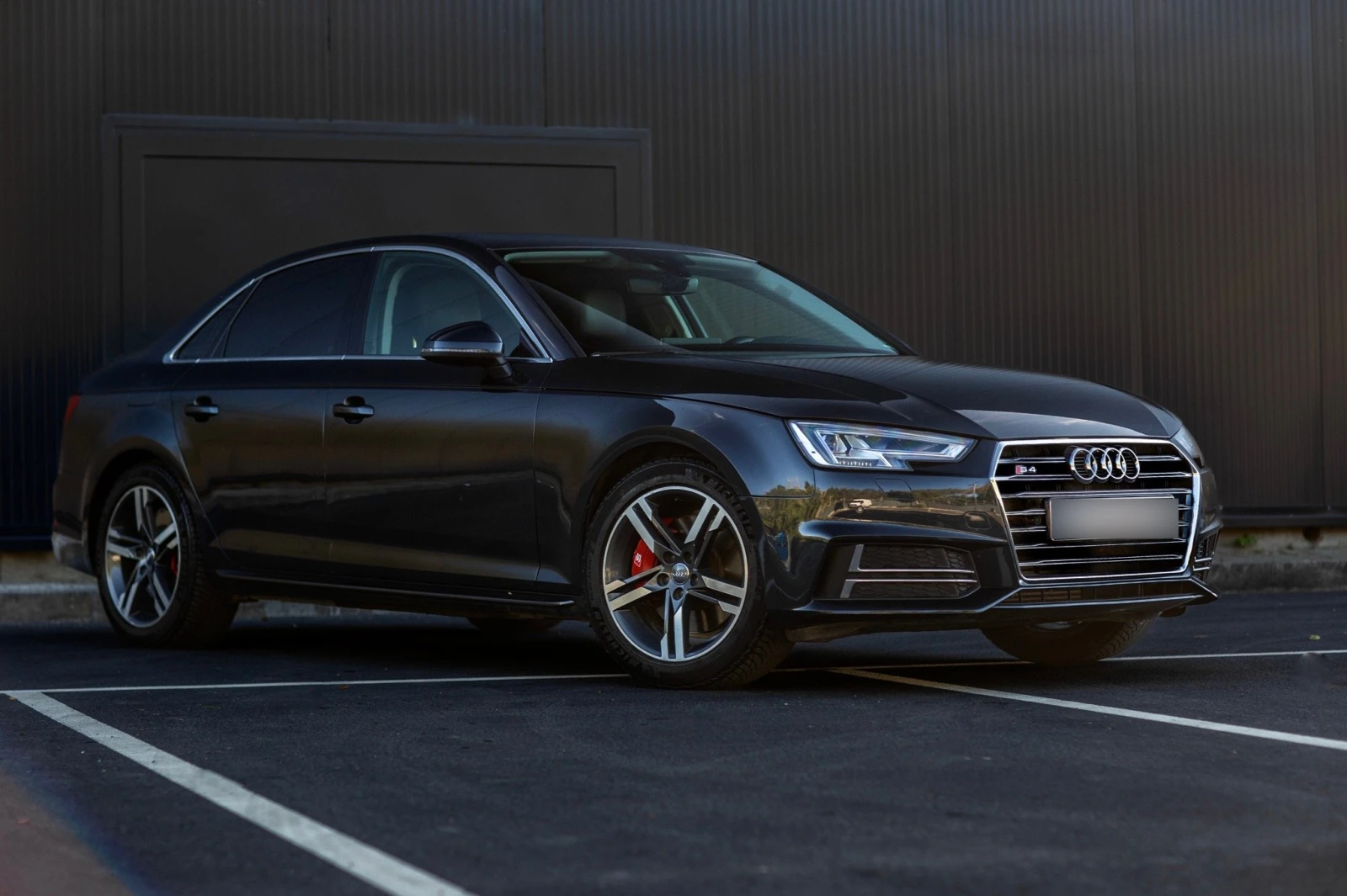 Audi A4 2.0 TFSI, снимка 4 - Автомобили и джипове - 54285608