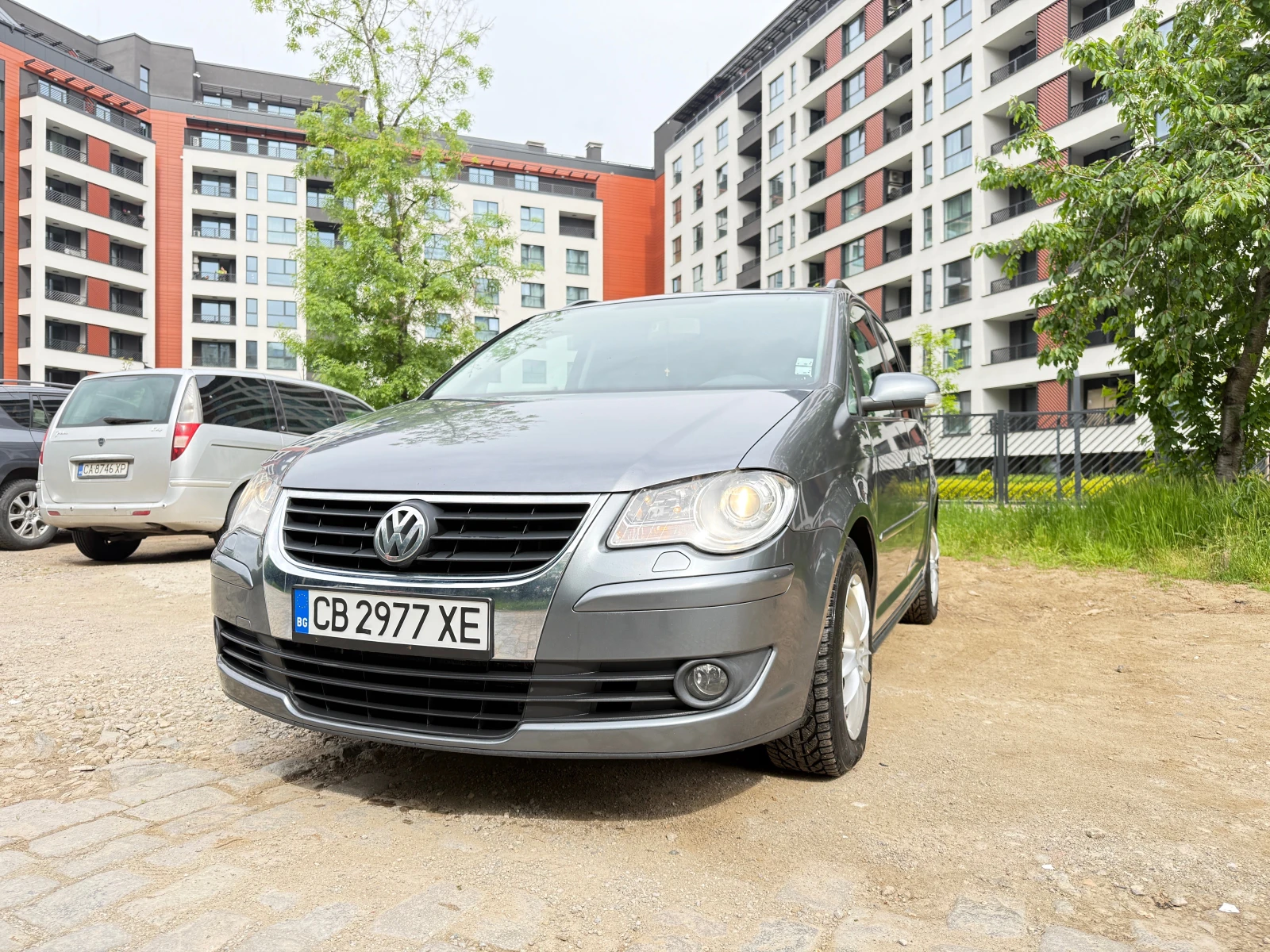 VW Touran 1.9 TDI 105 к.с., снимка 3 - Автомобили и джипове - 54470057