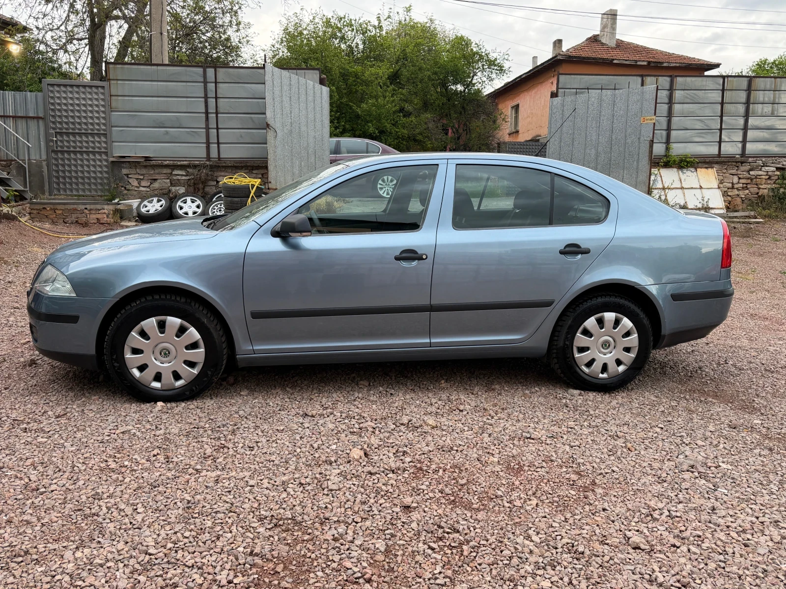 Skoda Octavia 1.4 75 кс, снимка 4 - Автомобили и джипове - 54482914