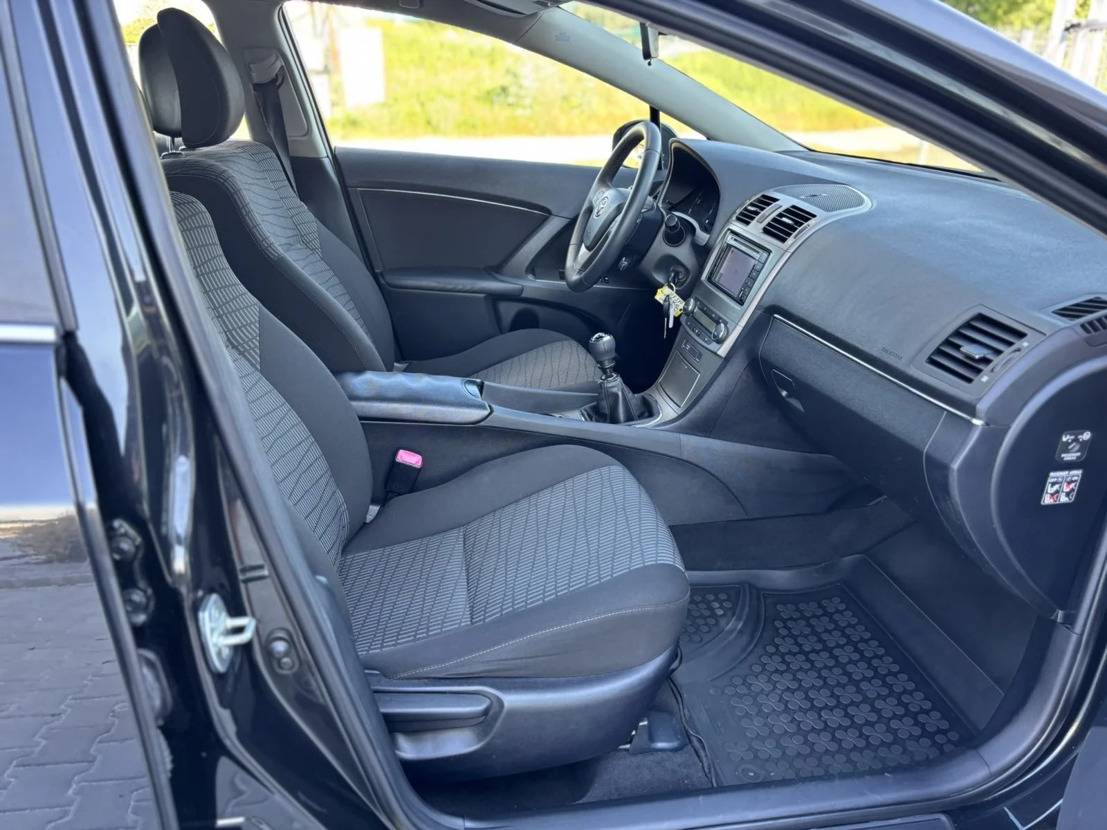Toyota Avensis 2.0D4d/126кс/FACELiFT/Навигация/Камера/Климатроник, снимка 7 - Автомобили и джипове - 54645541