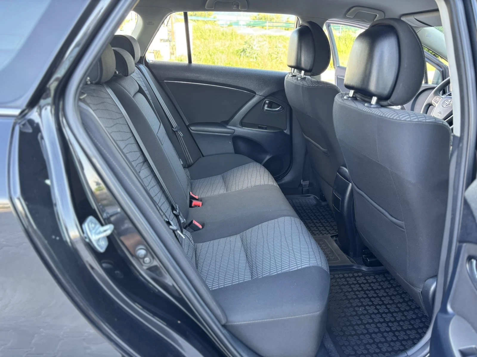 Toyota Avensis 2.0D4d/126кс/FACELiFT/Навигация/Камера/Климатроник, снимка 8 - Автомобили и джипове - 54645541