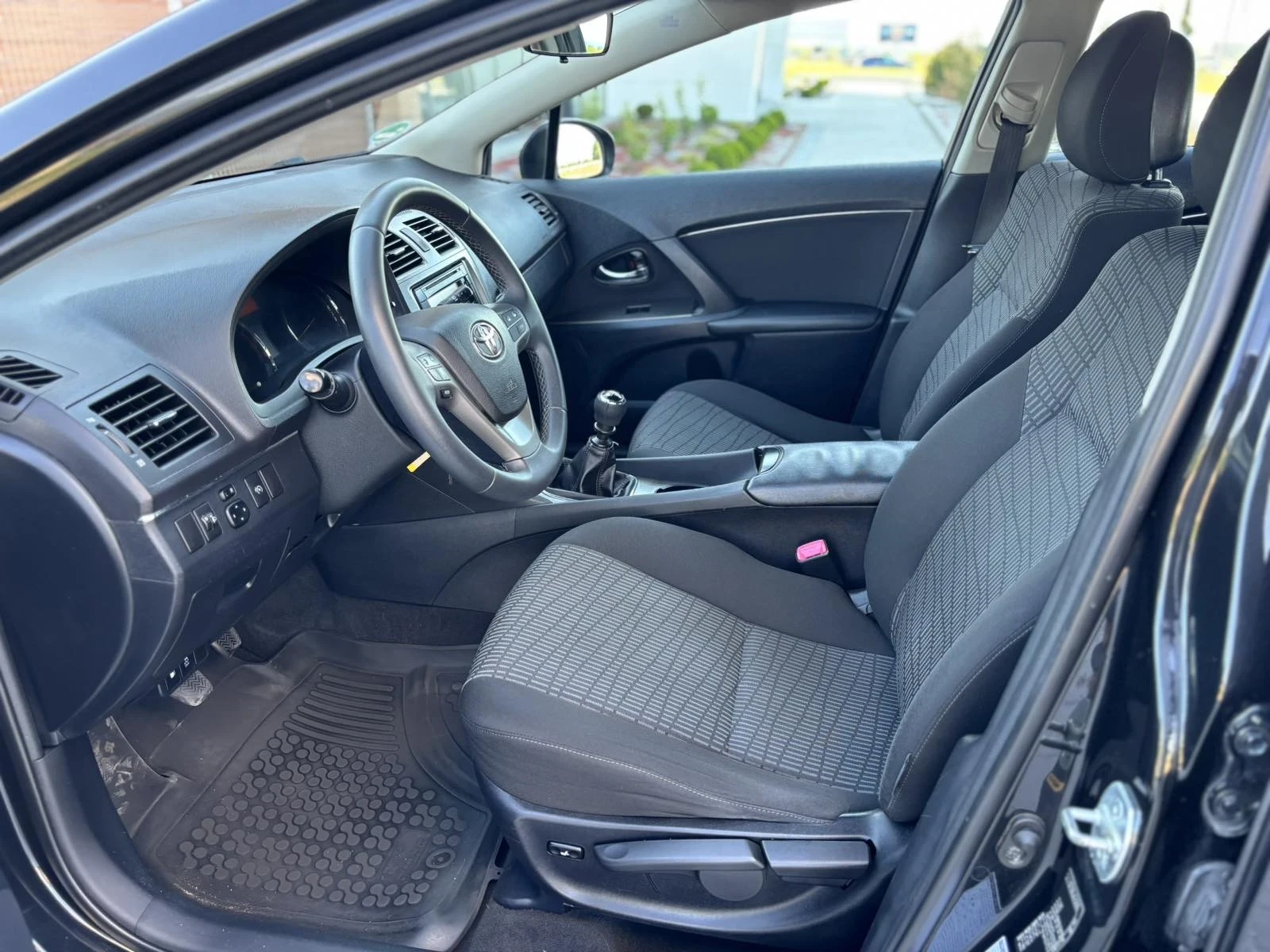 Toyota Avensis 2.0D4d/126кс/FACELiFT/Навигация/Камера/Климатроник, снимка 10 - Автомобили и джипове - 54645541