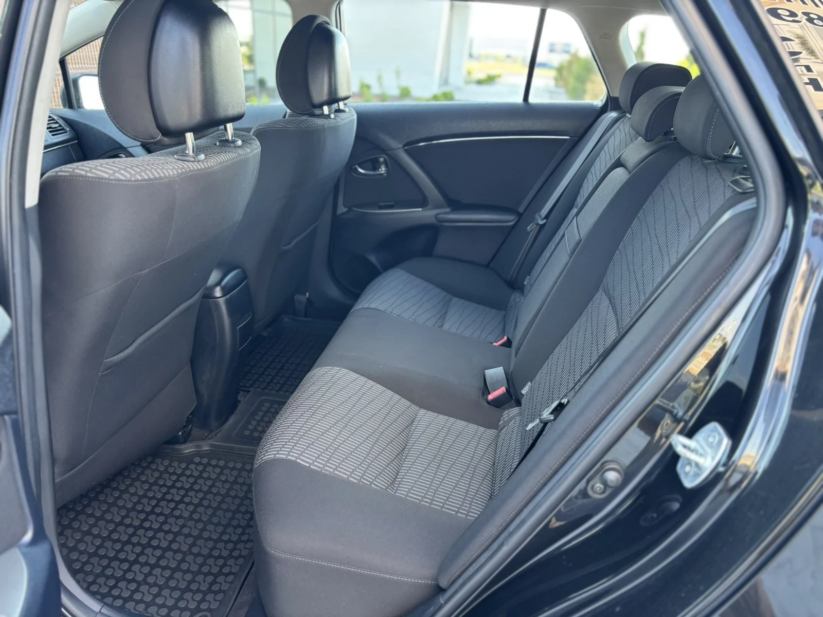 Toyota Avensis 2.0D4d/126кс/FACELiFT/Навигация/Камера/Климатроник, снимка 9 - Автомобили и джипове - 54645541