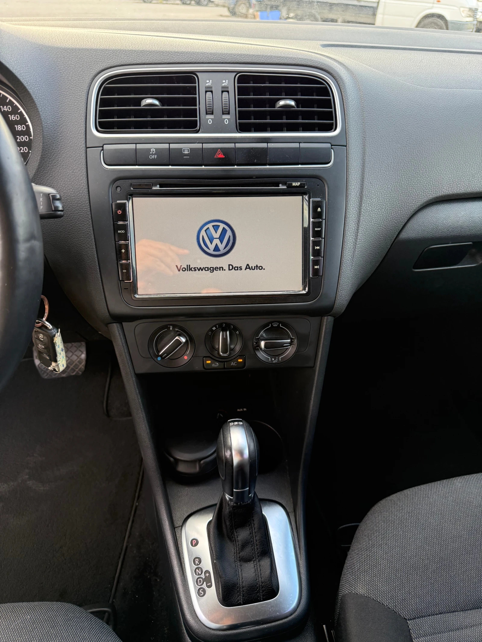 VW Polo R line 1.6 TDI, снимка 9 - Автомобили и джипове - 55614785