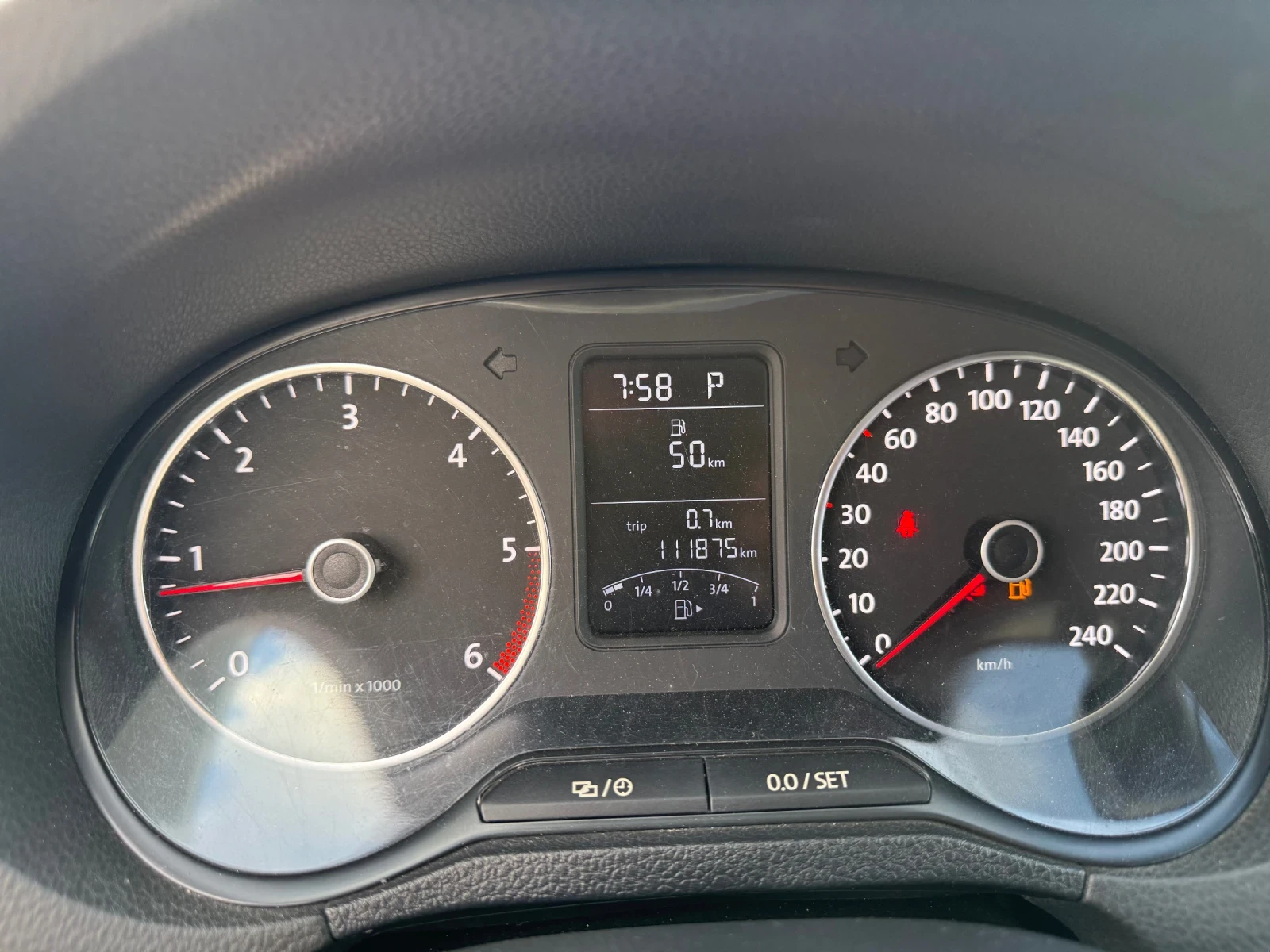 VW Polo R line 1.6 TDI, снимка 14 - Автомобили и джипове - 55614785