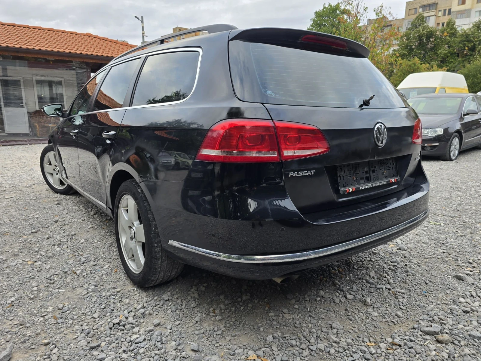 VW Passat 1.6 TDI, снимка 3 - Автомобили и джипове - 56087602