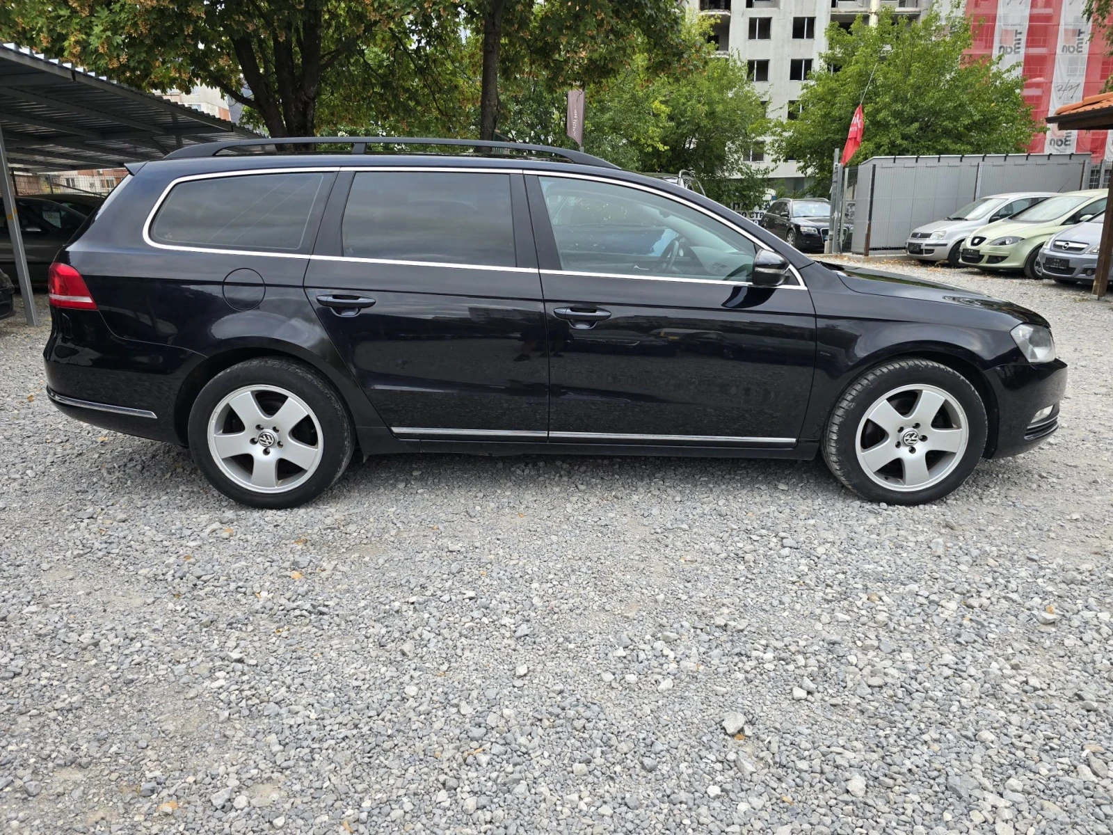 VW Passat 1.6 TDI, снимка 14 - Автомобили и джипове - 56087602