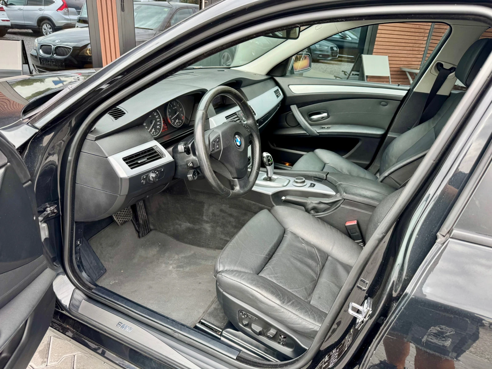 BMW 530 Кожа* Подгрев* Памет* Лизинг, снимка 8 - Автомобили и джипове - 56114880