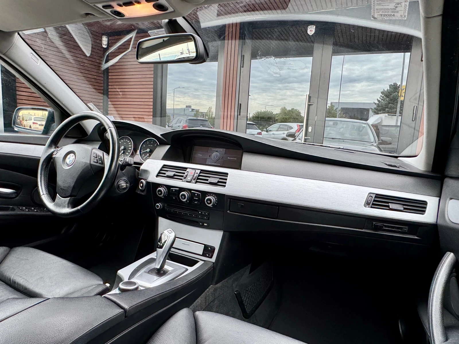 BMW 530 Кожа* Подгрев* Памет* Лизинг, снимка 12 - Автомобили и джипове - 56114880