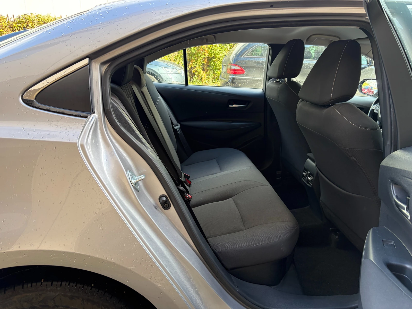 Toyota Corolla 1.8Hybrid e-CVT Executive- � �������� | Mobile.bg � ����������� 14