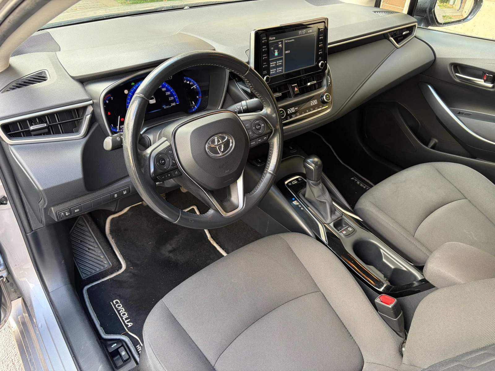Toyota Corolla 1.8Hybrid e-CVT Executive- � �������� | Mobile.bg � ����������� 7