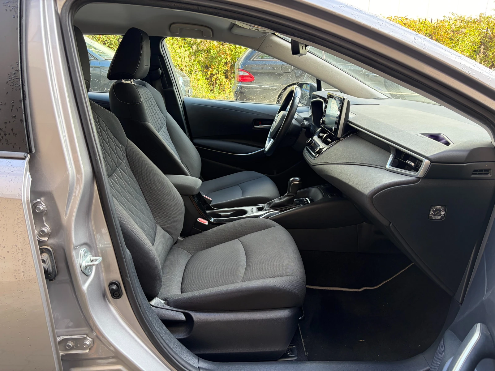 Toyota Corolla 1.8Hybrid e-CVT Executive- � �������� | Mobile.bg � ����������� 15