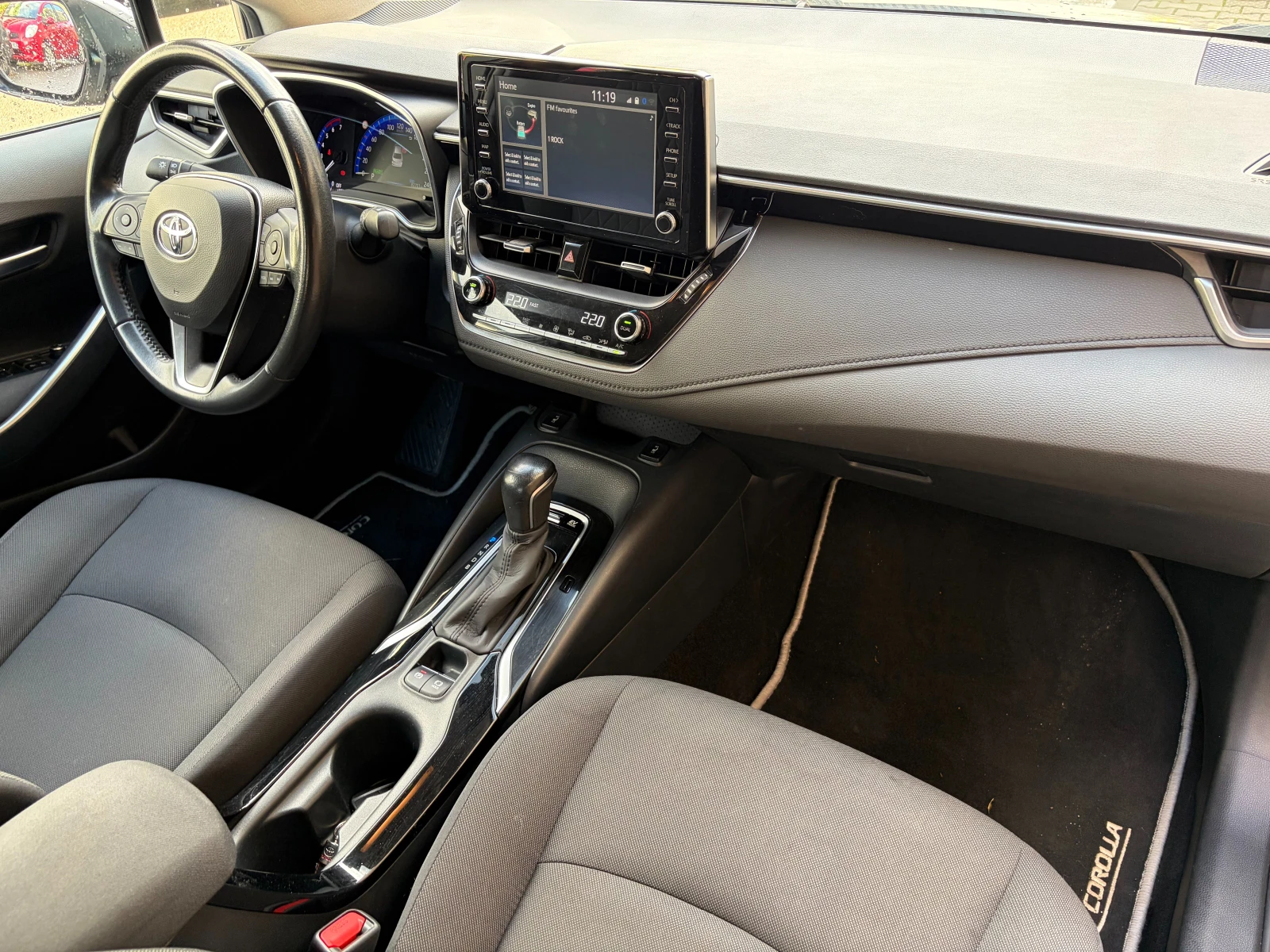 Toyota Corolla 1.8Hybrid e-CVT Executive- � �������� | Mobile.bg � ����������� 16