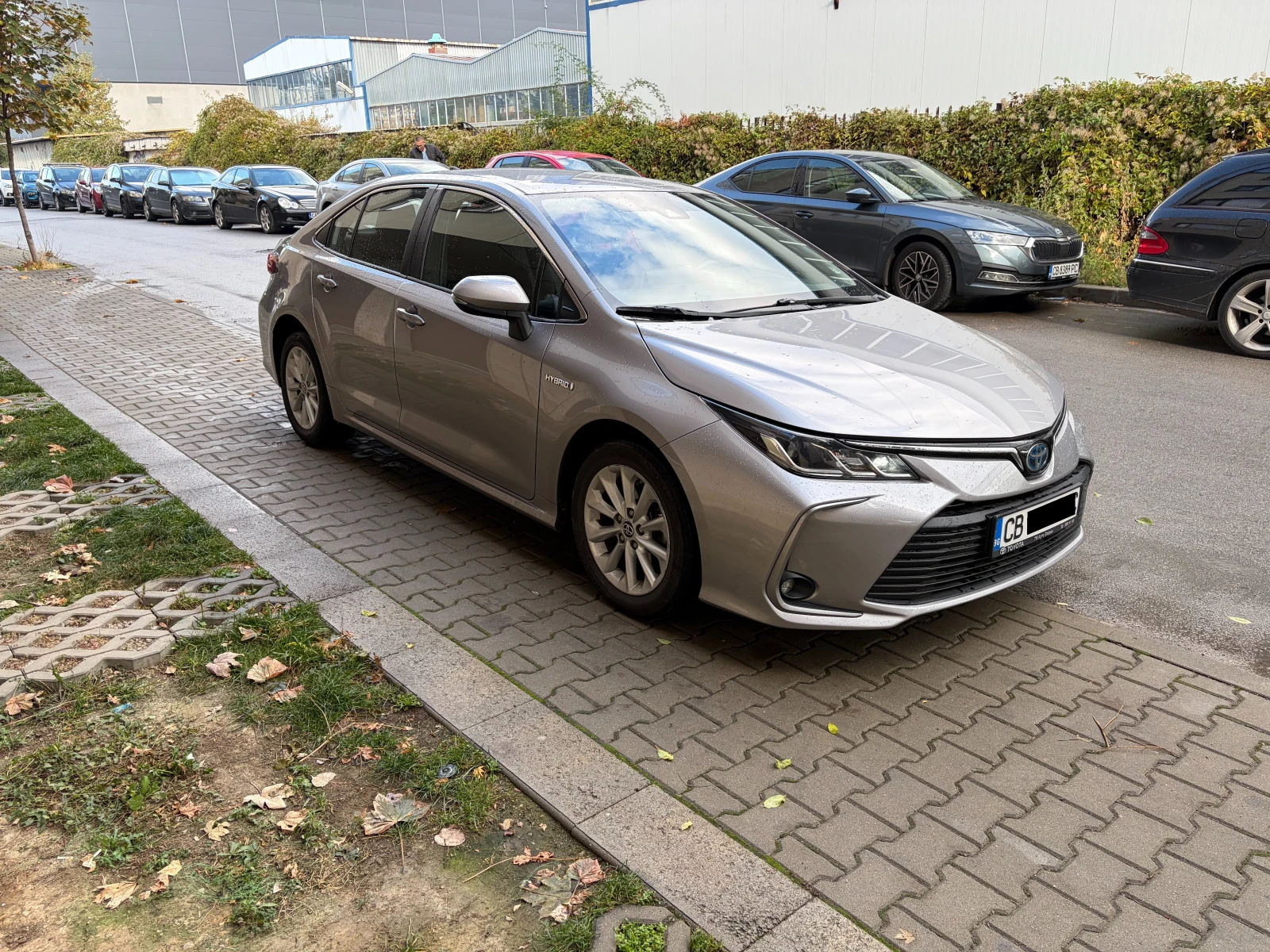 Toyota Corolla 1.8Hybrid e-CVT Executive- � �������� | Mobile.bg � ����������� 2