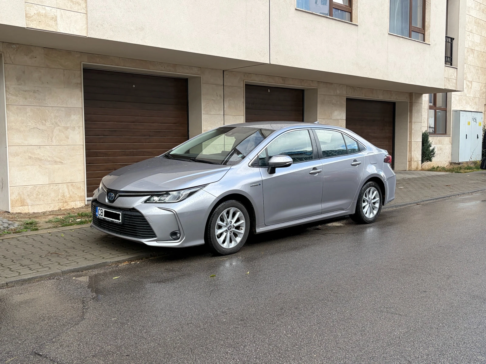 Toyota Corolla 1.8Hybrid e-CVT Executive- в Гаранция