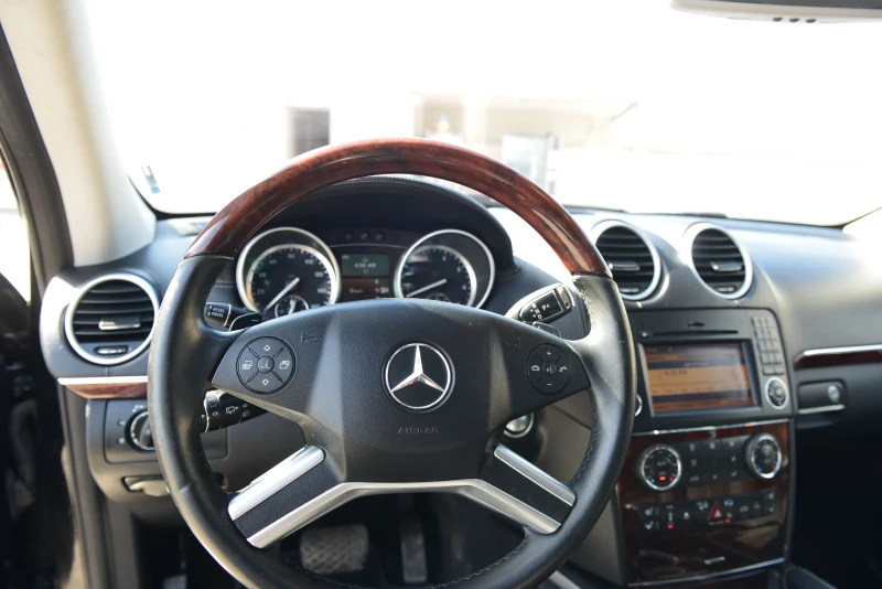 Mercedes-Benz GL 500, снимка 9 - Автомобили и джипове - 48019198