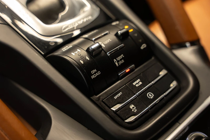 Porsche Cayenne 4.2 gts pack, снимка 13 - Автомобили и джипове - 51505619