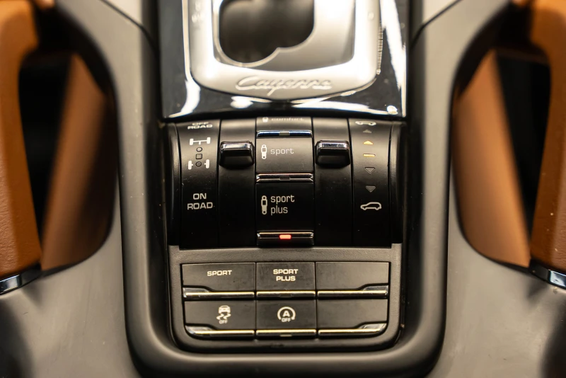 Porsche Cayenne 4.2 gts pack, снимка 14 - Автомобили и джипове - 51505619