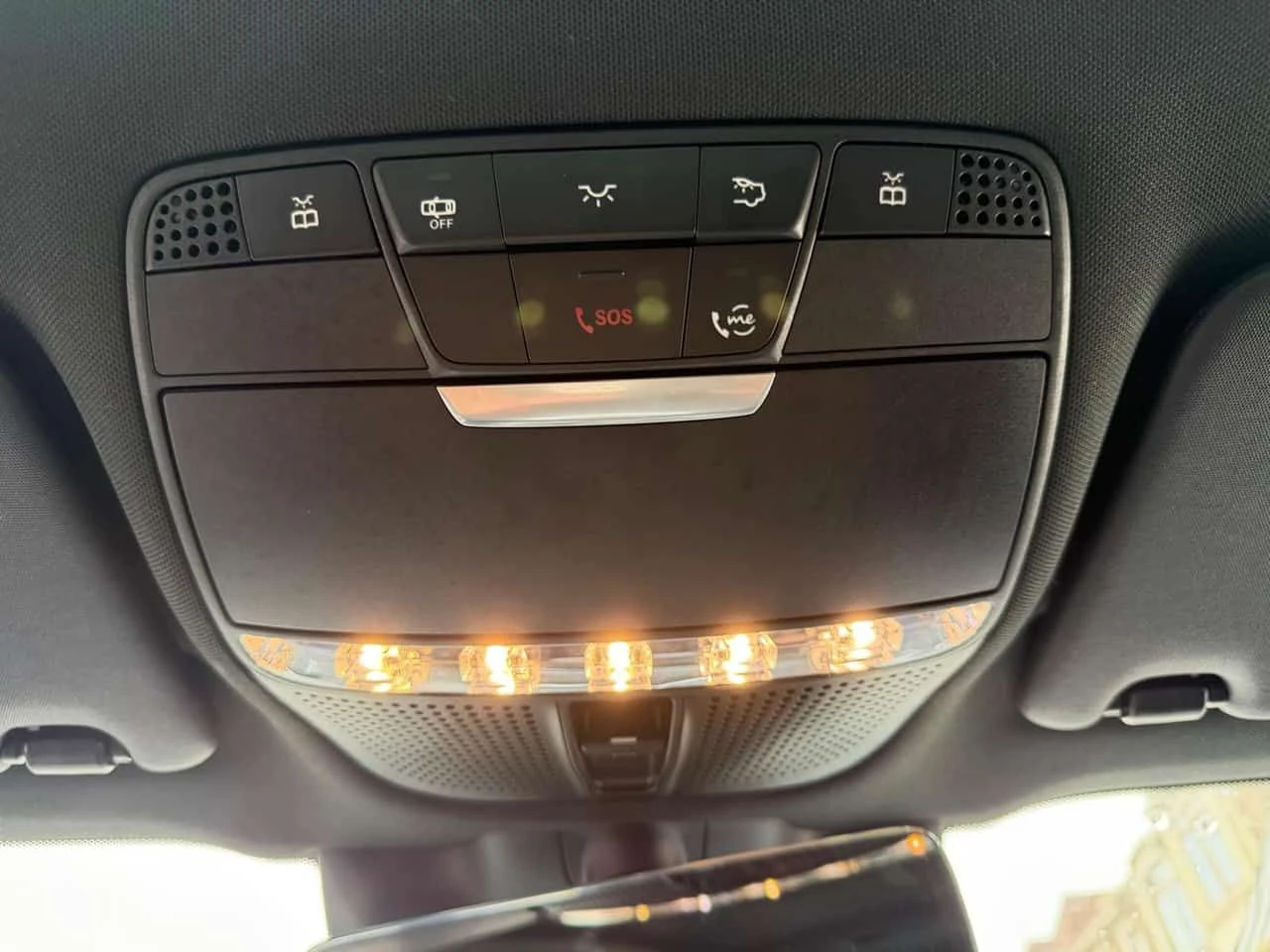 Mercedes-Benz GLC 300  * 4MATIC* DISTRONIC* ПАНОРАМА * 2 КЛЮЧА * CARFAX, снимка 14 - Автомобили и джипове - 54129164