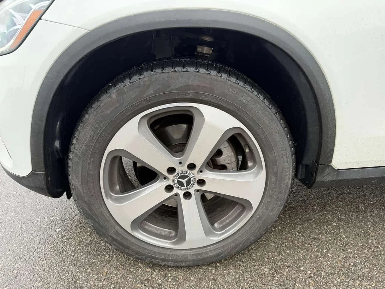 Mercedes-Benz GLC 300  * 4MATIC* DISTRONIC* ПАНОРАМА * 2 КЛЮЧА * CARFAX, снимка 7 - Автомобили и джипове - 54129164