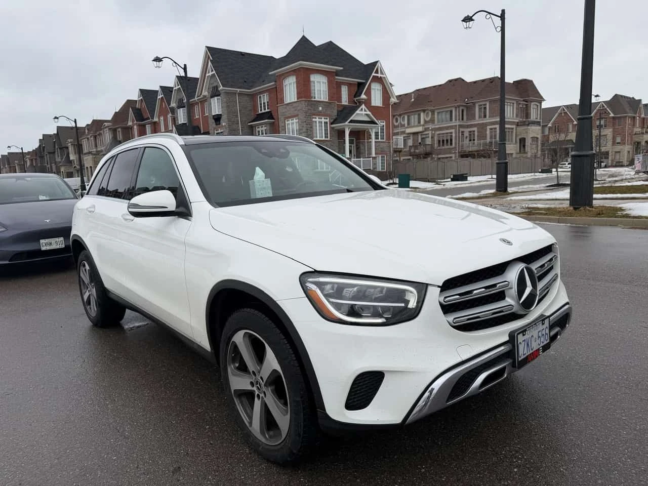 Mercedes-Benz GLC 300  * 4MATIC* DISTRONIC* ПАНОРАМА * 2 КЛЮЧА * CARFAX, снимка 13 - Автомобили и джипове - 54129164