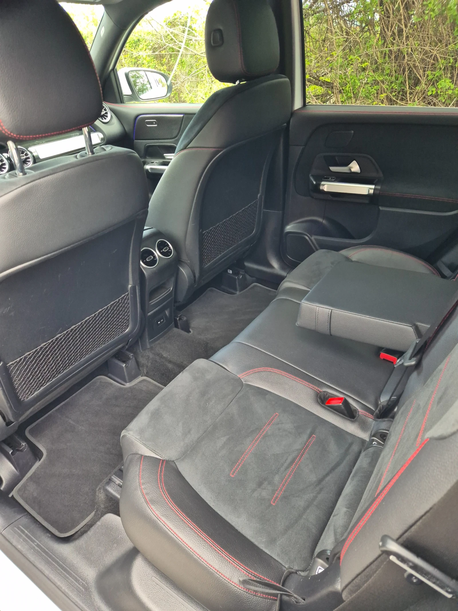 Mercedes-Benz GLB 220 D/AMG/21г., снимка 9 - Автомобили и джипове - 54498956