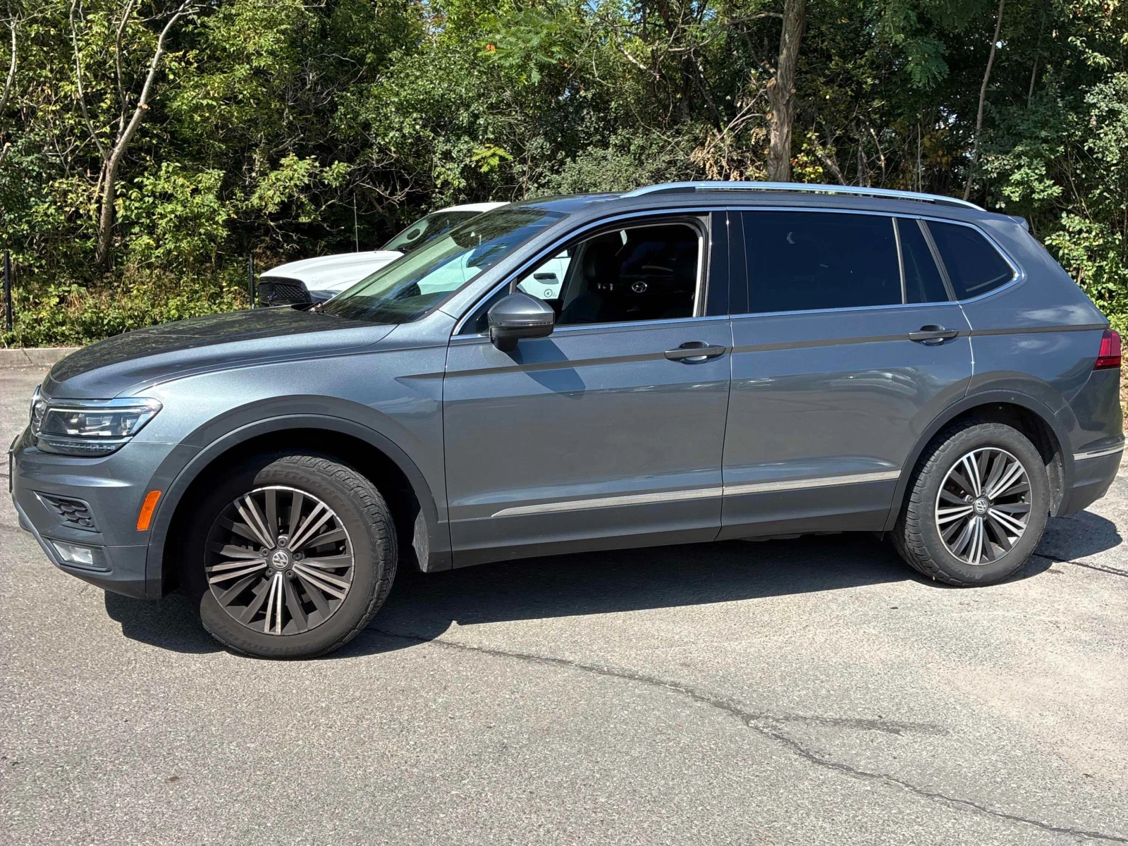 VW Tiguan * Highline * CARFAX * АВТОКРЕДИТ* , снимка 2 - Автомобили и джипове - 55838099