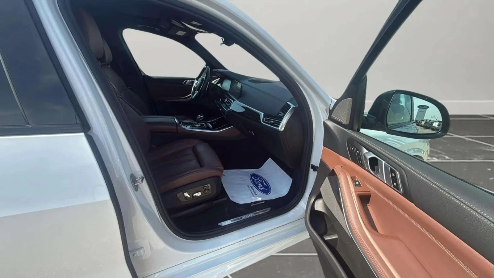 BMW X5 M50i Premium pkg ЦЕНА ДО БЪЛГАРИЯ АВТОКРЕДИТ, снимка 13 - Автомобили и джипове - 55949950