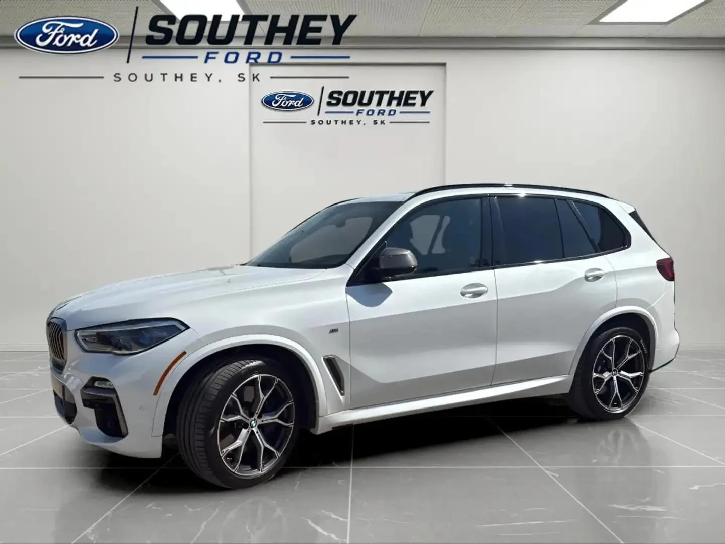 BMW X5 M50i Premium pkg ЦЕНА ДО БЪЛГАРИЯ АВТОКРЕДИТ