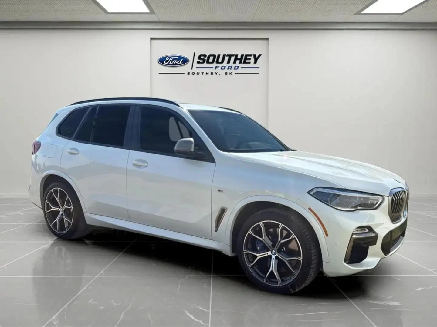 BMW X5 M50i Premium pkg ЦЕНА ДО БЪЛГАРИЯ АВТОКРЕДИТ, снимка 6 - Автомобили и джипове - 55949950