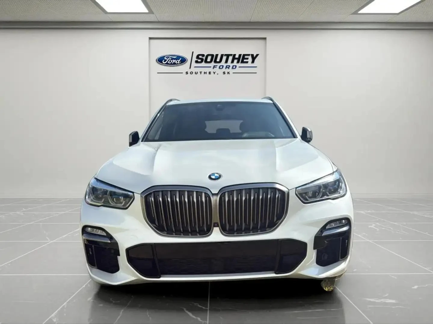 BMW X5 M50i Premium pkg ЦЕНА ДО БЪЛГАРИЯ АВТОКРЕДИТ, снимка 7 - Автомобили и джипове - 55949950