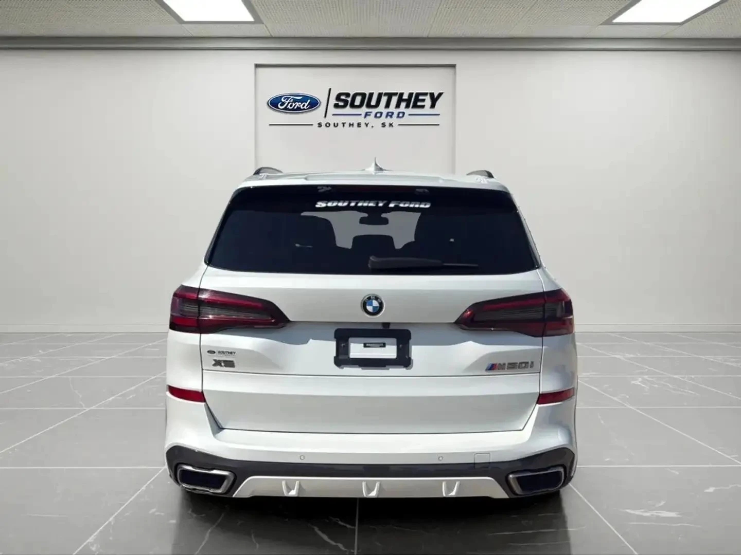 BMW X5 M50i Premium pkg ЦЕНА ДО БЪЛГАРИЯ АВТОКРЕДИТ, снимка 3 - Автомобили и джипове - 55949950
