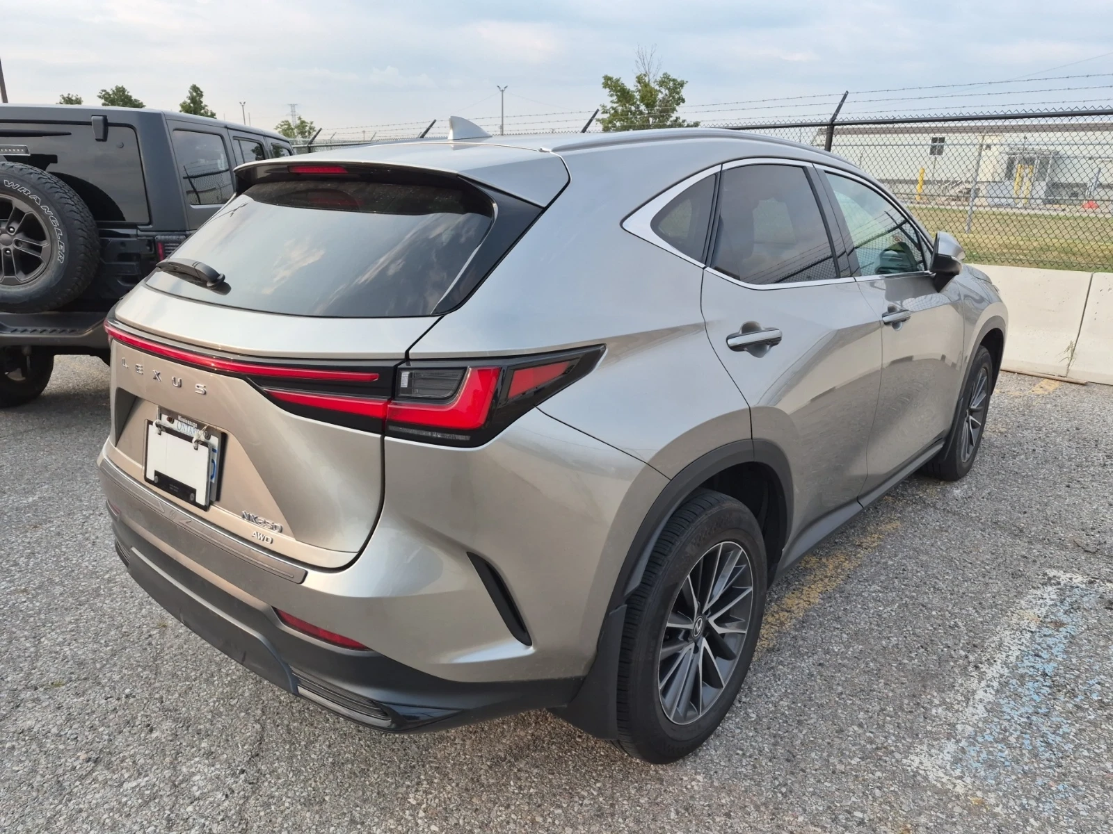 Lexus NX 250* �������* �.�����* CarPlay/Android Auto | Mobile.bg � ����������� 3