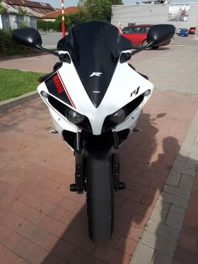  Yamaha YZF-R1