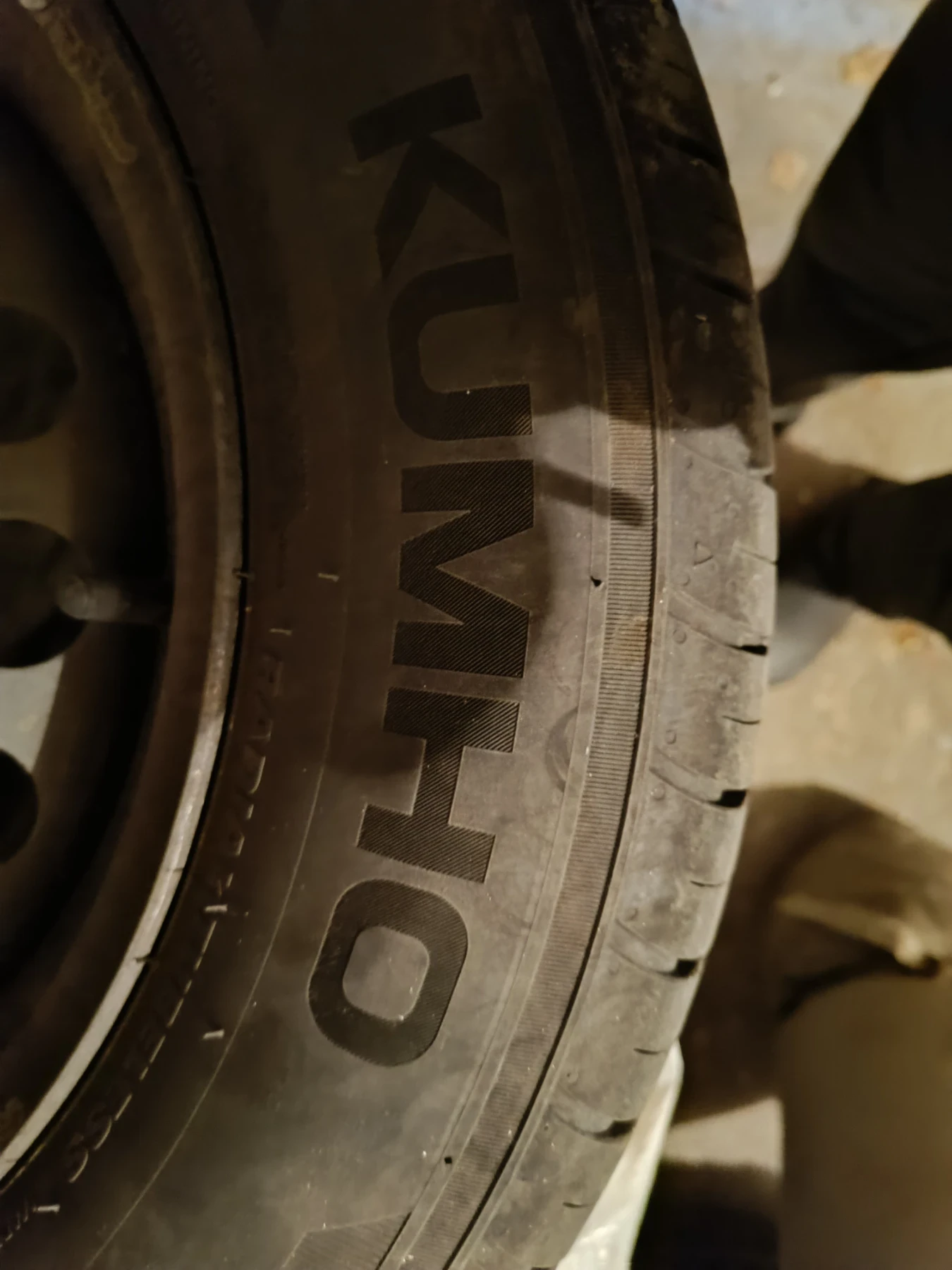 Гуми Летни 195/65R15, снимка 2 - Гуми и джанти - 55014186