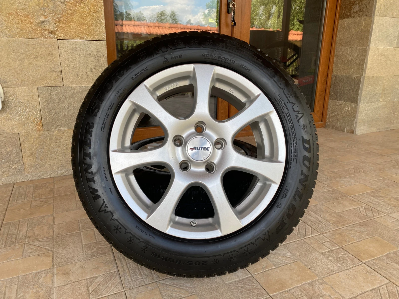 Гуми с джанти Dunlop 205/60R16, снимка 7 - Гуми и джанти - 55174201
