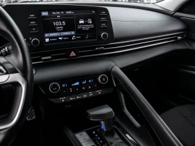 Hyundai Elantra HYBRID / PREFERRED / ПОДГРЕВИ / СЛЕДЕНЕ НА ЛЕНТИ  , снимка 9