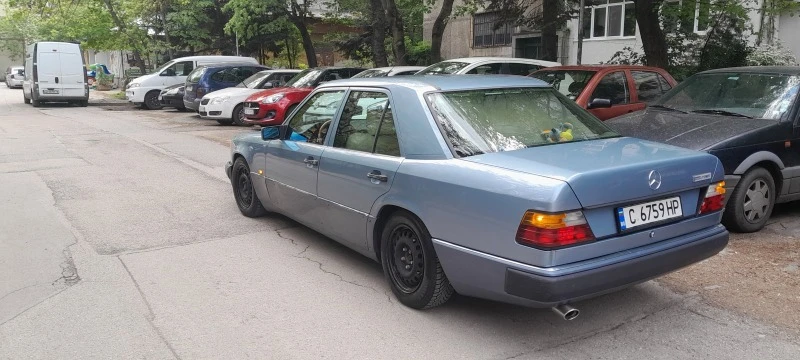 Mercedes-Benz 124 E200, снимка 4 - Автомобили и джипове - 47186315