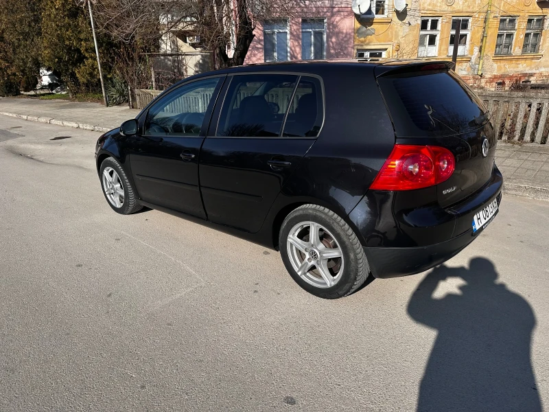 VW Golf 1.6FSI, снимка 4 - Автомобили и джипове - 49057936