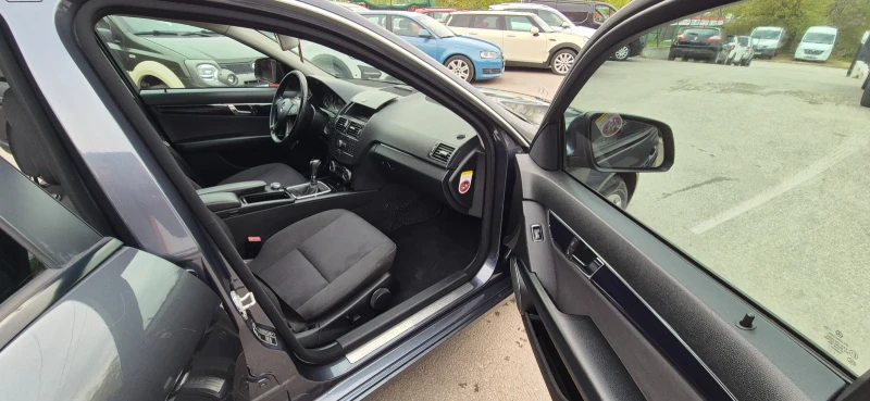 Mercedes-Benz C 220 220CDI/PERFEKRNA/ОБСЛУЖЕНА , снимка 8 - Автомобили и джипове - 52199554